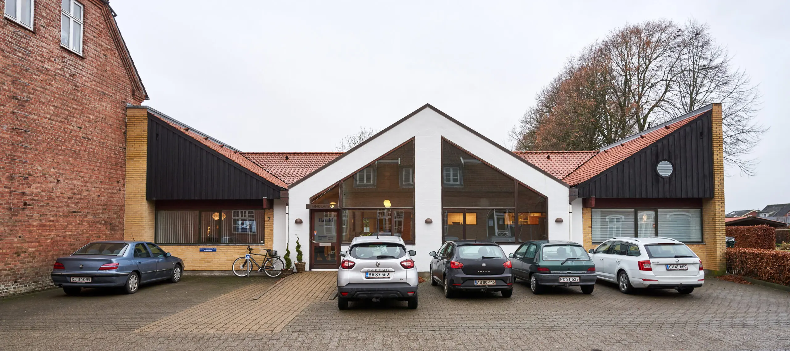 Klinikassistent med ambitioner - Holbæk Harald Tandlægerne, Klinikassistent med ambitioner - Holbæk - R4 02330 scaled