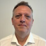 Harald Tandlægerne, Kontakt HQ - Thomas scaled